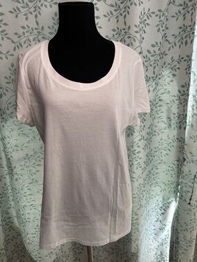 Quince White Scoop Neck Short Sleeve Tee